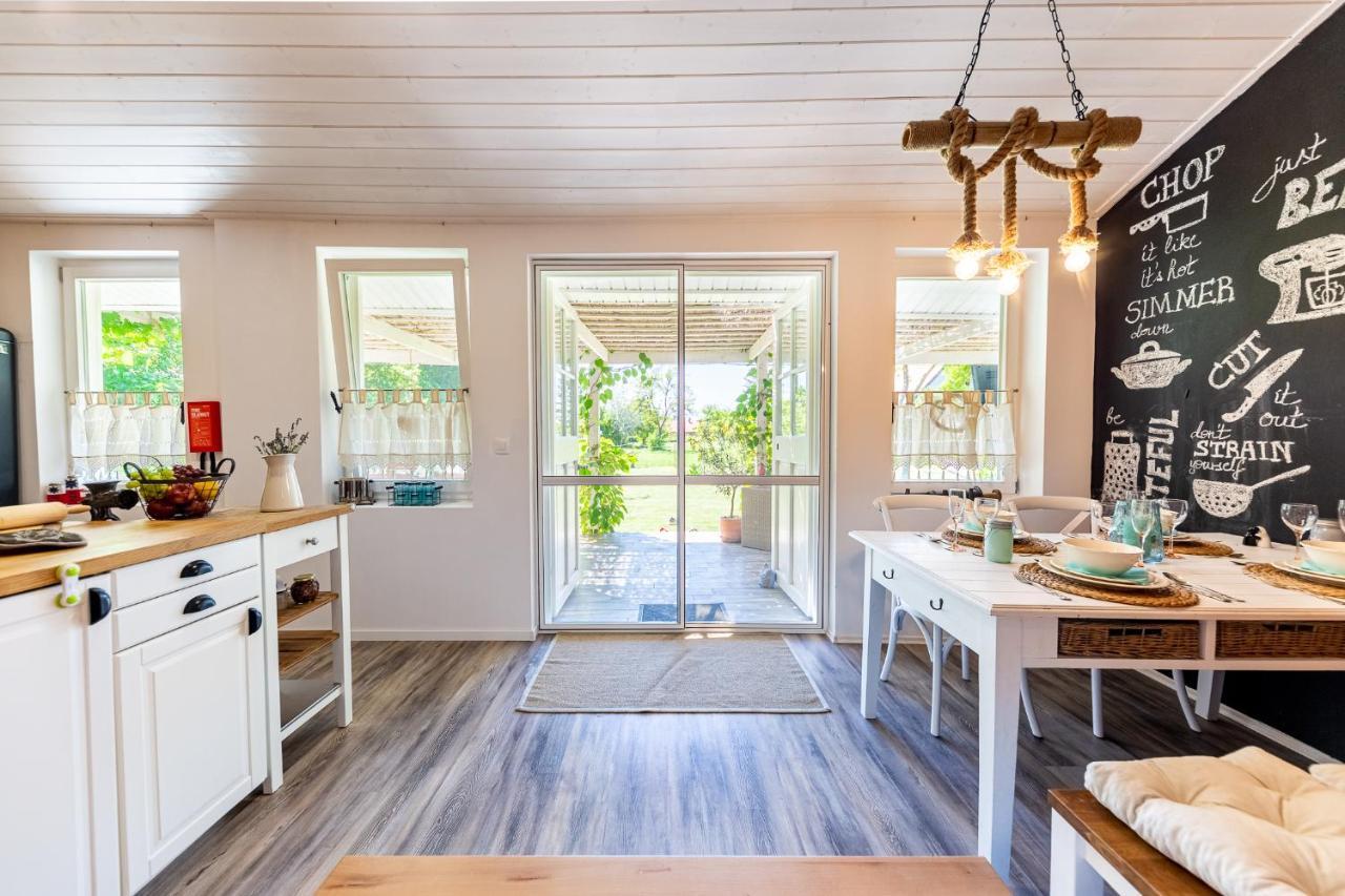Balatonkeresztúr Berrybay Holidayhome מראה חיצוני תמונה